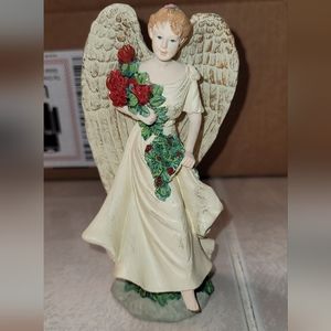 Angel with roses figure